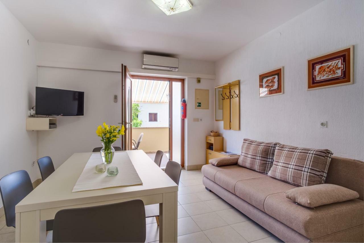 Apartments Eva เซรส ภายนอก รูปภาพ